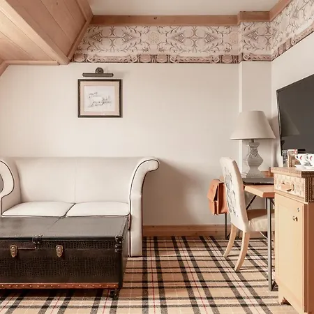 Otel Aries &