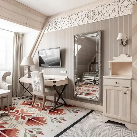 Otel Aries &