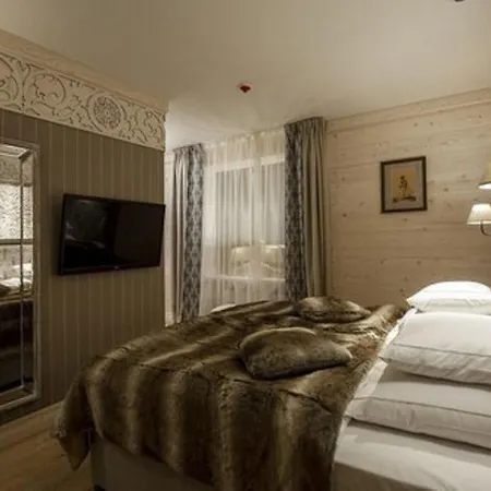 Otel Aries & 5*